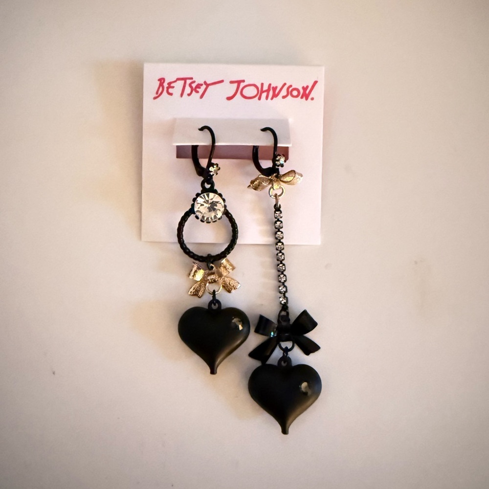 Betsey Johnson NWT Black Heart Earrings with Bow